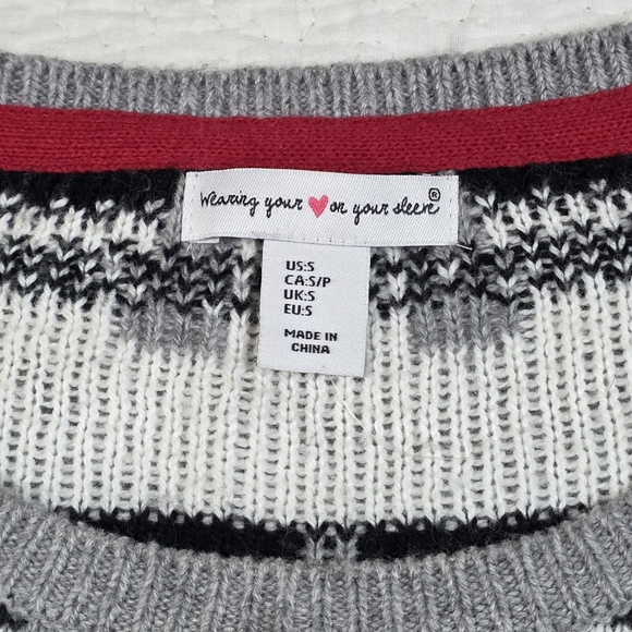 Wearing Your Heart On Your Sleeve Gray Snowman Pattern Wool Blend Sweater - Picture 6 of 7